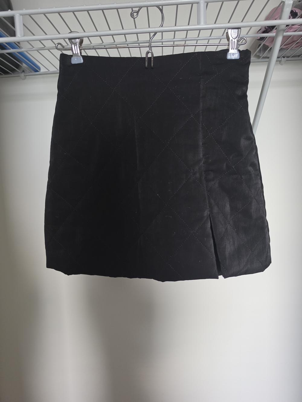 Forever 21 Black Quilted Mini Skirt with Side Slit For Winter